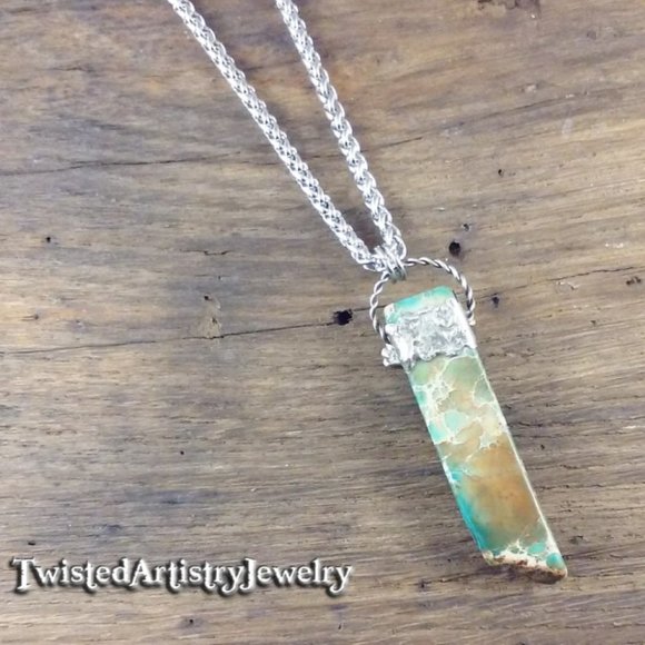 Tree Frog and Teal Green Imperial Jasper Shard Pendant Necklace - Picture 5 of 7